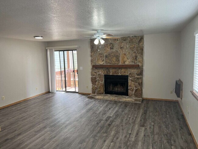 Building Photo - 131 S Zang Way