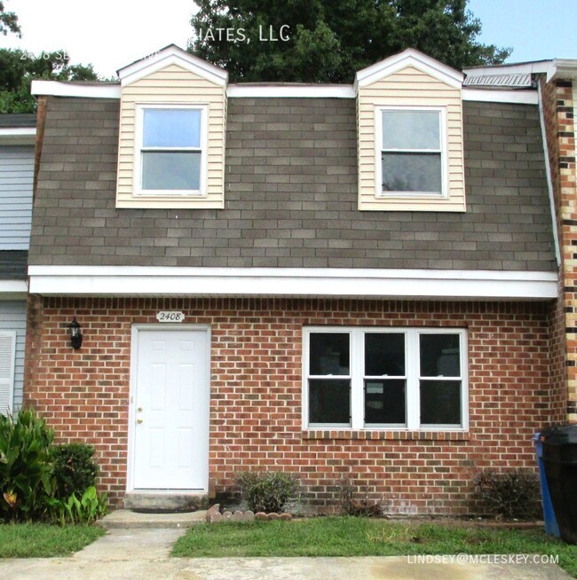 Primary Photo - Washington Square Townhouses