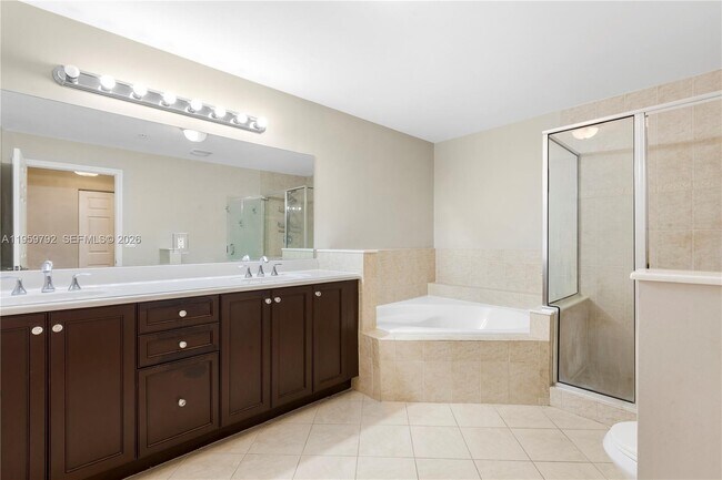 Building Photo - 8395 SW 73rd Ave