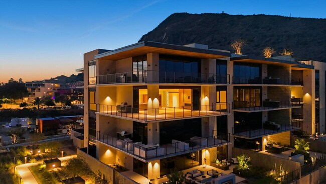 Building Photo - 4849 N Camelback Rdg Dr