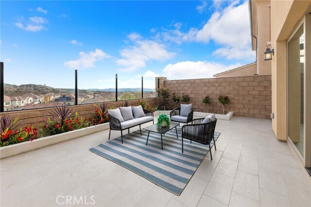 Building Photo - 206 Collino