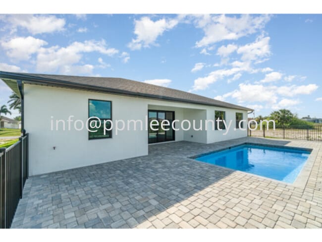Building Photo - Brand new 4 bedroom 2 bath 3 car garage po...