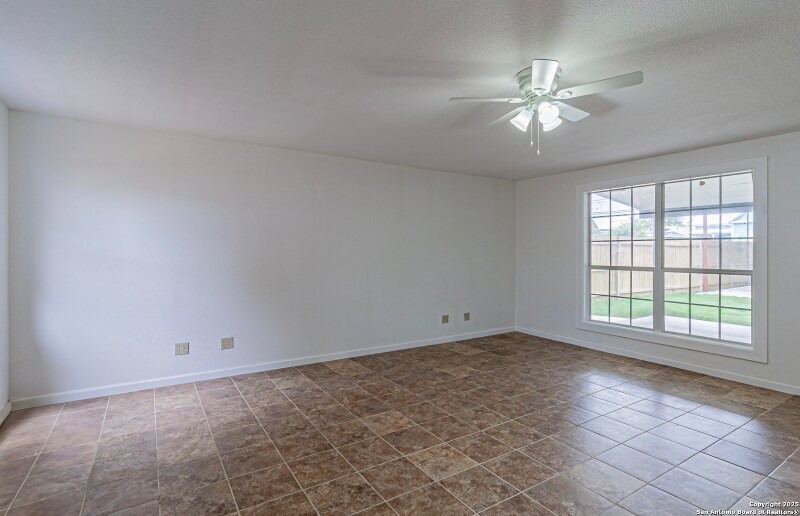 Building Photo - 210 N San Jacinto St