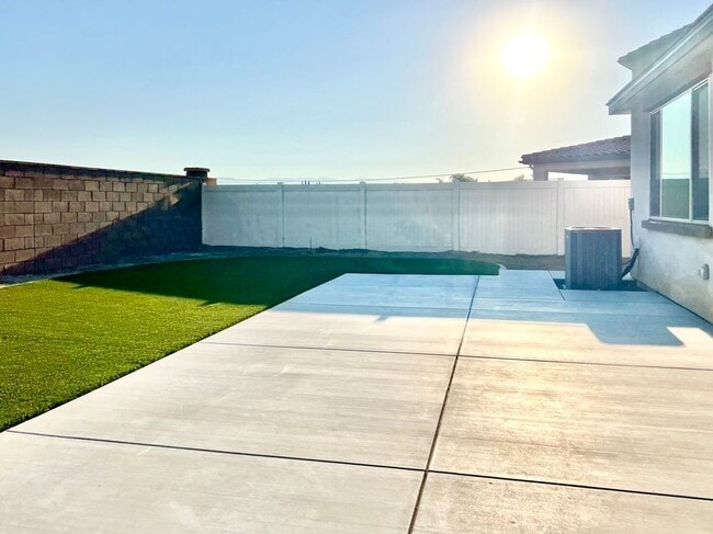 Building Photo - 12783 Mendocino Ridge Dr