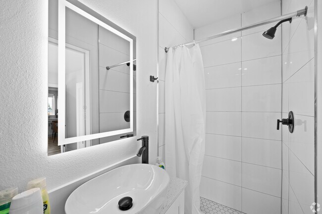 Building Photo - MH 1181 Rolland Curtis Pl