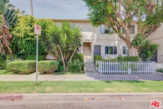 Building Photo - 11825 Iowa Ave