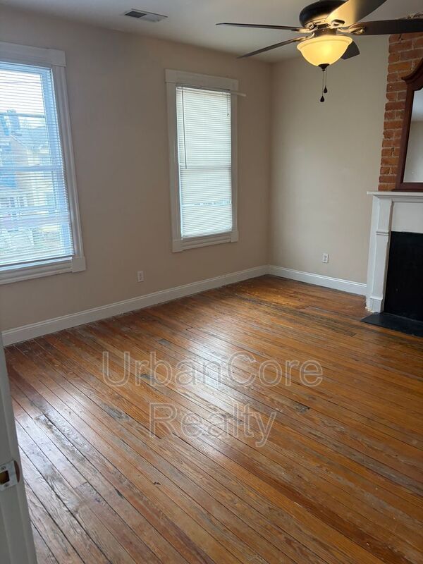 Building Photo - 410 N 32nd St