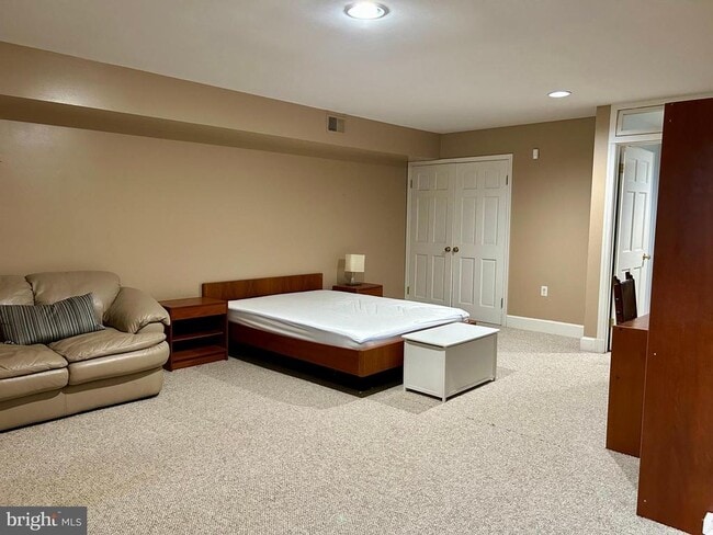 Building Photo - 4416 Lingan Rd NW