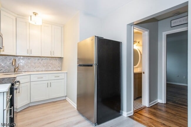 Building Photo - 191 N Beverwyck Rd