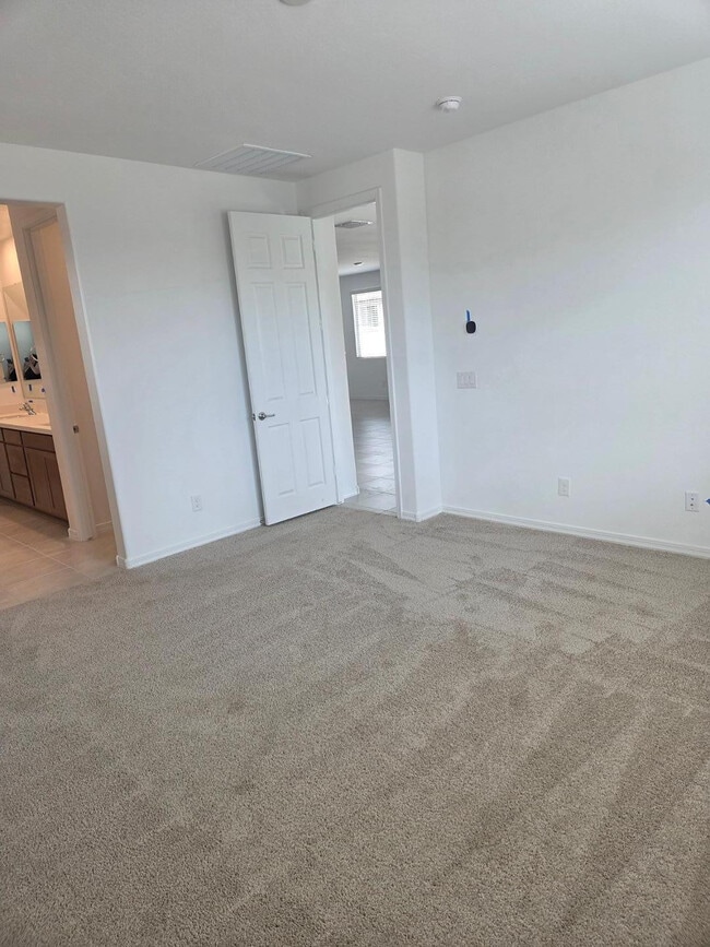 Building Photo - 22457 E Watford Dr