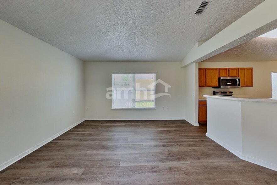 Building Photo - 3011 Valkyrie Rd