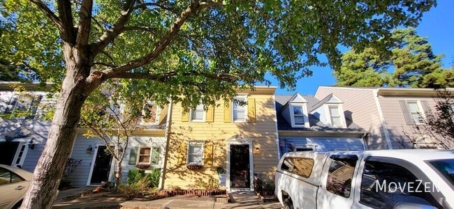 Building Photo - 1608 Township Cir