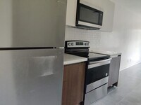 Building Photo - 4905 N Flagler Dr