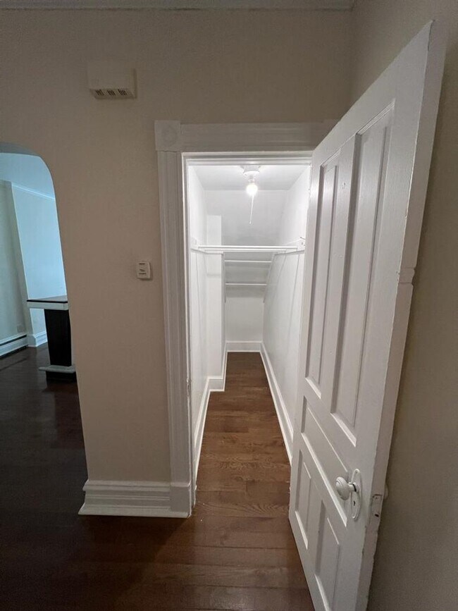 Building Photo - 1339 Good St