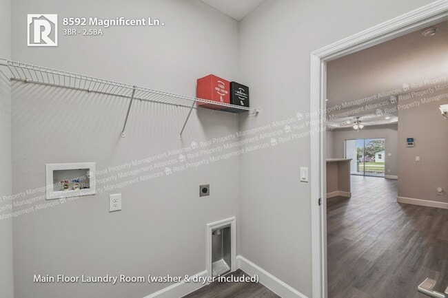 Building Photo - Modern Corner Townhome where Comfort Meets...