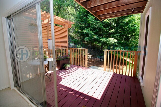Building Photo - Mountain View Retreat in the Heart of Fairfax- 3BD/1BA Home with Expansive Deck- FOUNDATION