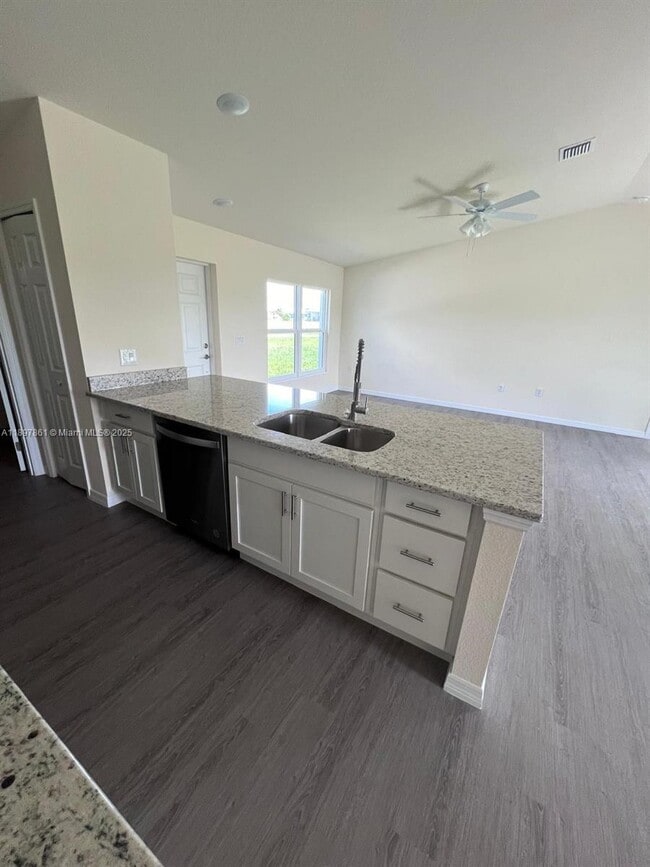 Building Photo - 1150 Norge Ct