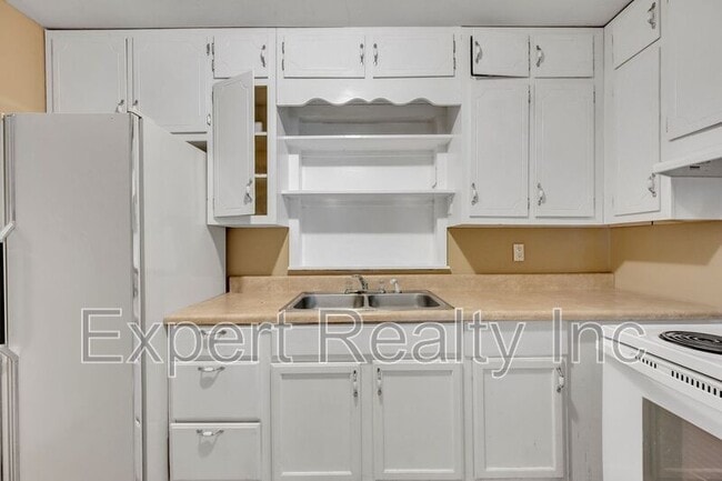 Building Photo - 1720 University Blvd