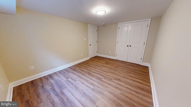 Building Photo - 1210 N Kenilworth St