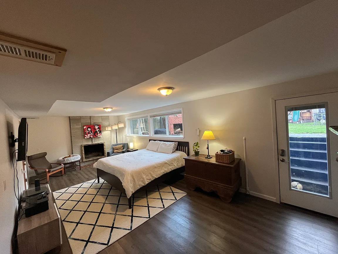downstairs bedroom/livingroom 2 - 9220 11th Ave SW