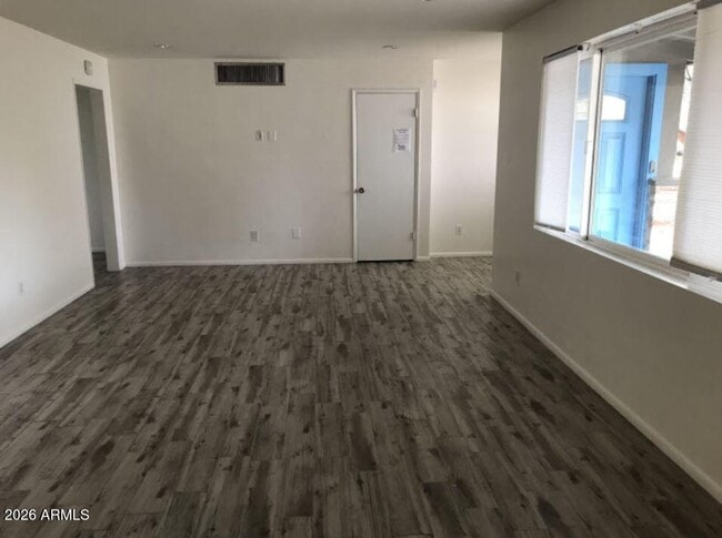 Building Photo - 603 E Solana Dr