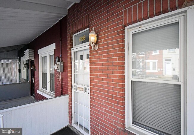 Building Photo - 5816 Knox St