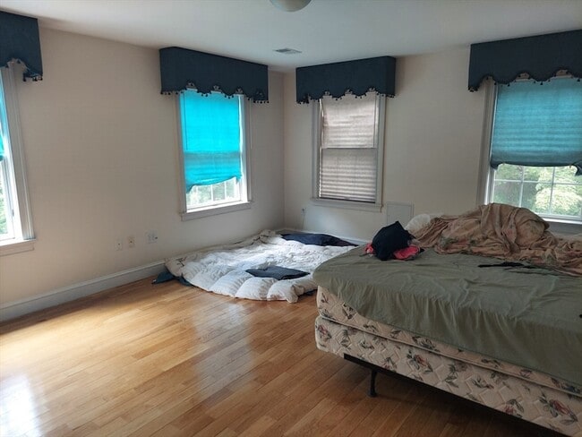 Building Photo - 1 Chestnut St