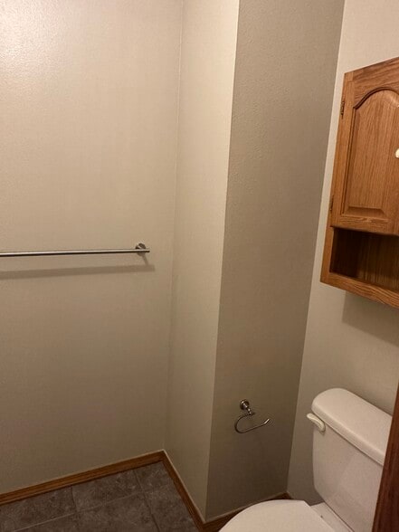 Building Photo - 1256 W Bluegrass Rd