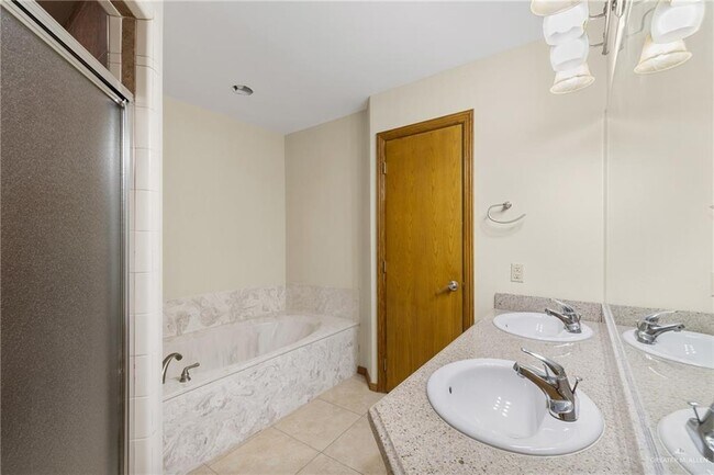 Building Photo - 19 New Orleans Cir