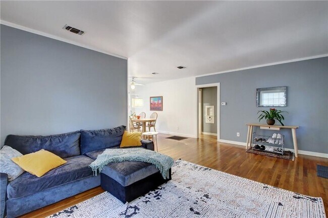 Building Photo - 2831 Pearl St