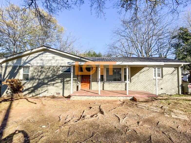 Building Photo - 42 West Ave