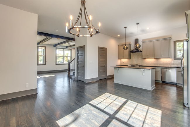 Building Photo - 2100 15th Ave N