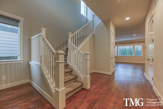 Building Photo - Spacious 4 BD Home with Private Backyard & Community Amenities!