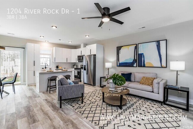 Building Photo - 1204 River Rock Dr