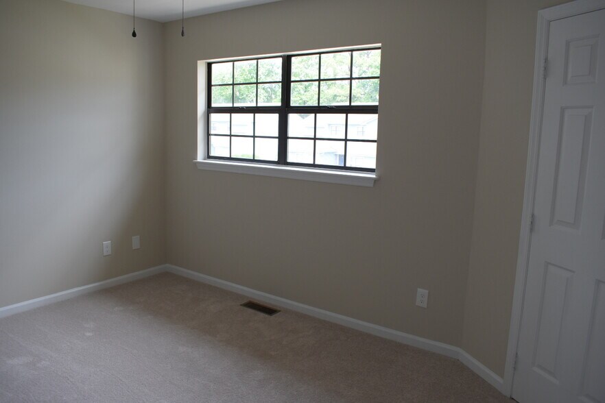 Building Photo - 1731 41st St