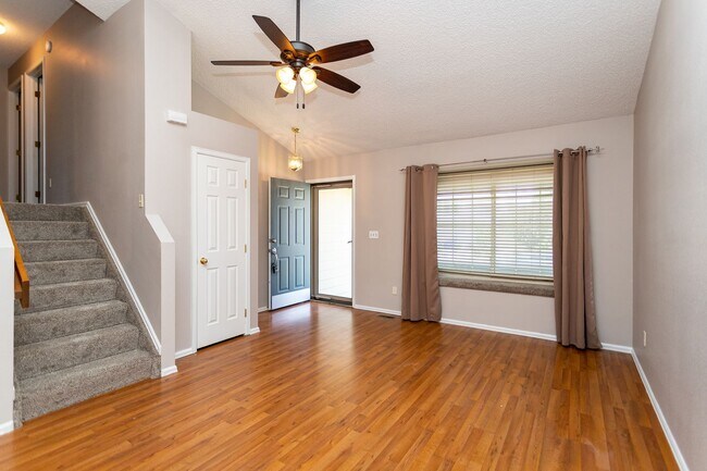 Building Photo - Charming 4-Bedroom Retreat with Modern Upd...