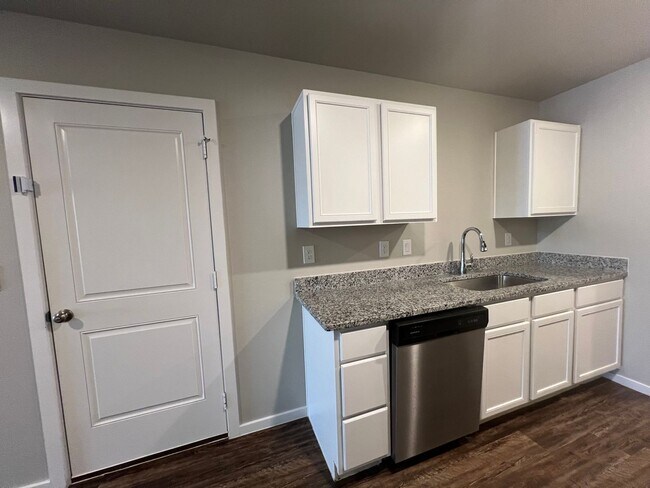 Building Photo - Available June in Frenship ISD: 3-Bedroom, 2-Bath Home!