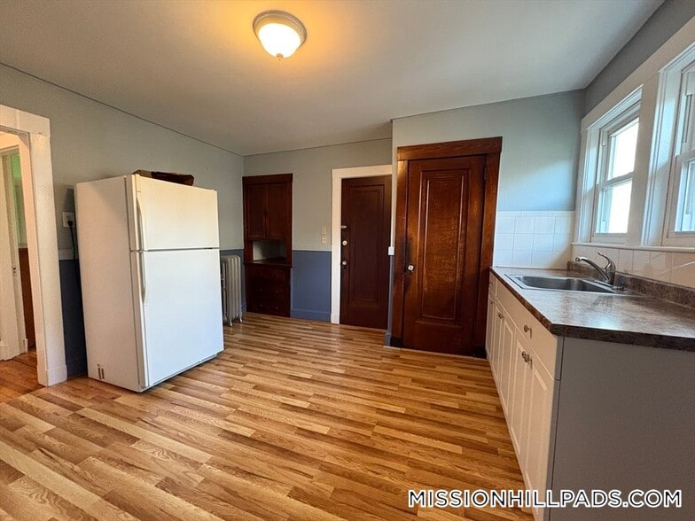 Building Photo - 155-157 Hillside St.