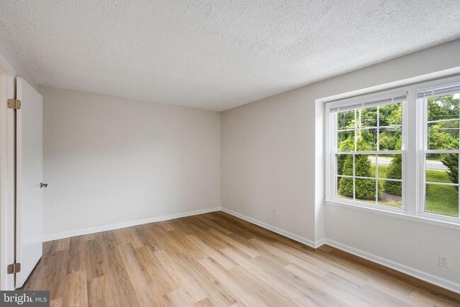 Building Photo - 5605 Independence Cir