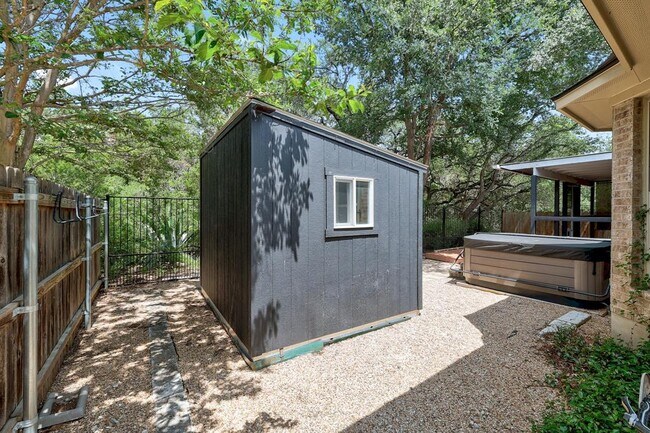 Building Photo - 4920 Hibiscus Valley Dr