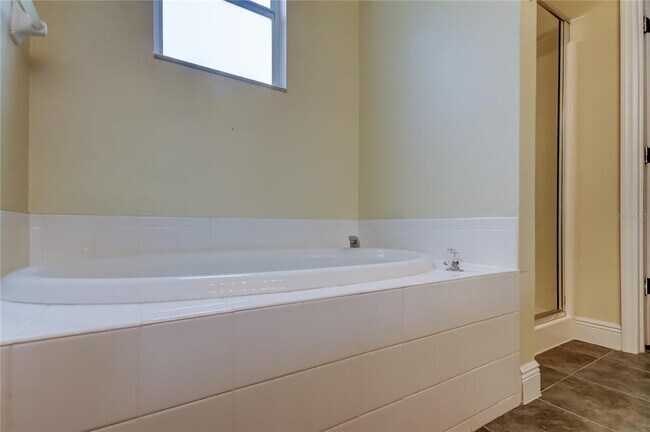 Building Photo - 6101 Lanshire Dr