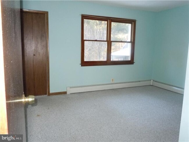 Building Photo - 742 Cherry Ave