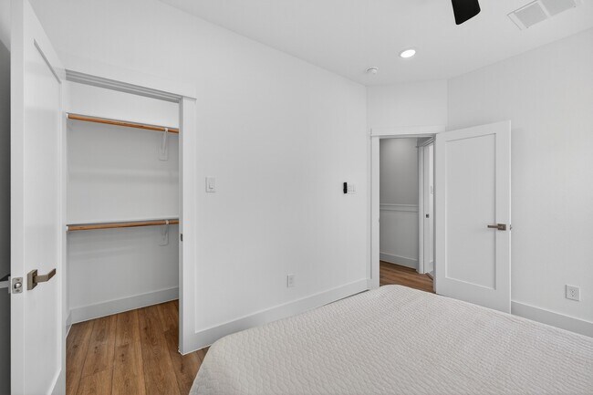 Building Photo - 305 Marcella St