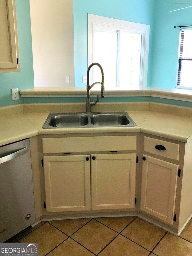 Building Photo - 314 Briarwood Cir