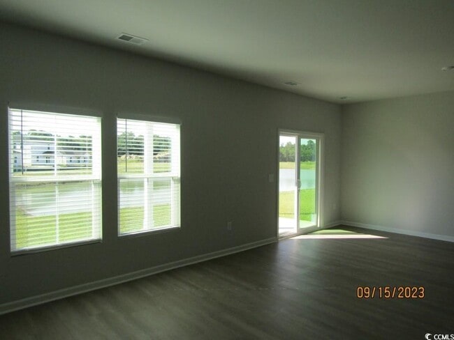 Building Photo - 905 Vernal Pl