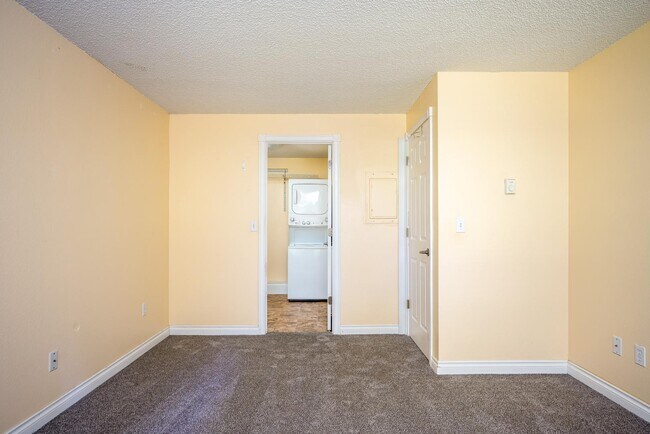 Building Photo - 5470 SW Alger Ave