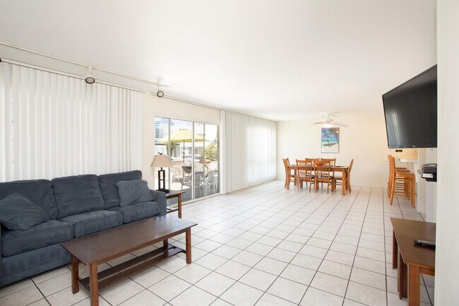 Building Photo - Winter 9 month lease! Partially Furnished 2 Bed 2, 1 Bath near the beach. No yearly leases