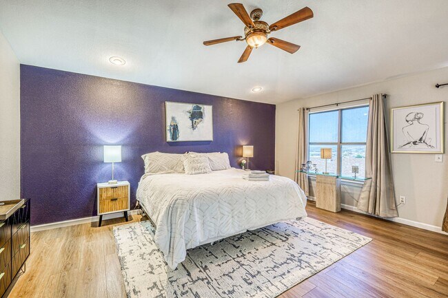 Building Photo - Beautiful Westside home FURNISHED with 4 bed-3 baths plus an office with beautiful backyard with ...