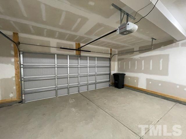 Building Photo - 103 Tanglewood Dr