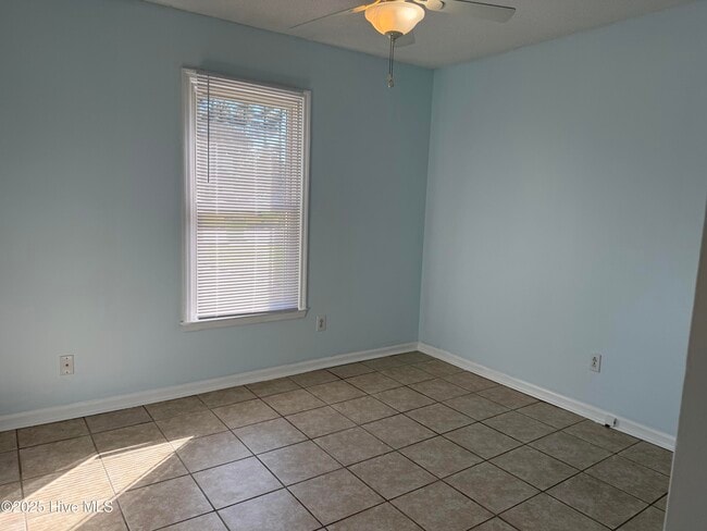 Building Photo - 133 Twin Wood Dr